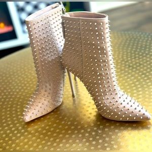 Sz 7 Steve Madden Spike heels